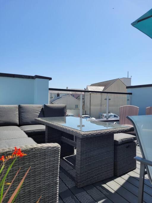 Central Modern Townhouse In Saundersfoot 빌라 외부 사진