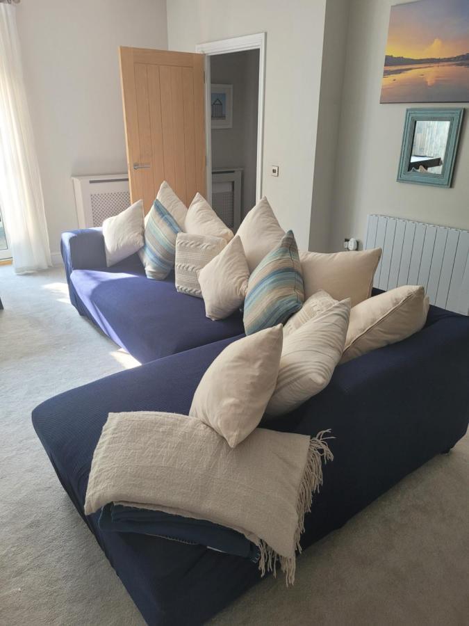 Central Modern Townhouse In Saundersfoot 빌라 외부 사진