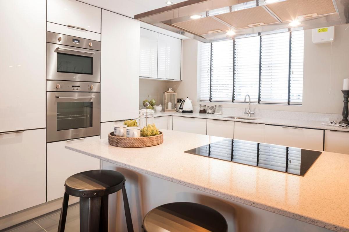Central Modern Townhouse In Saundersfoot 빌라 외부 사진